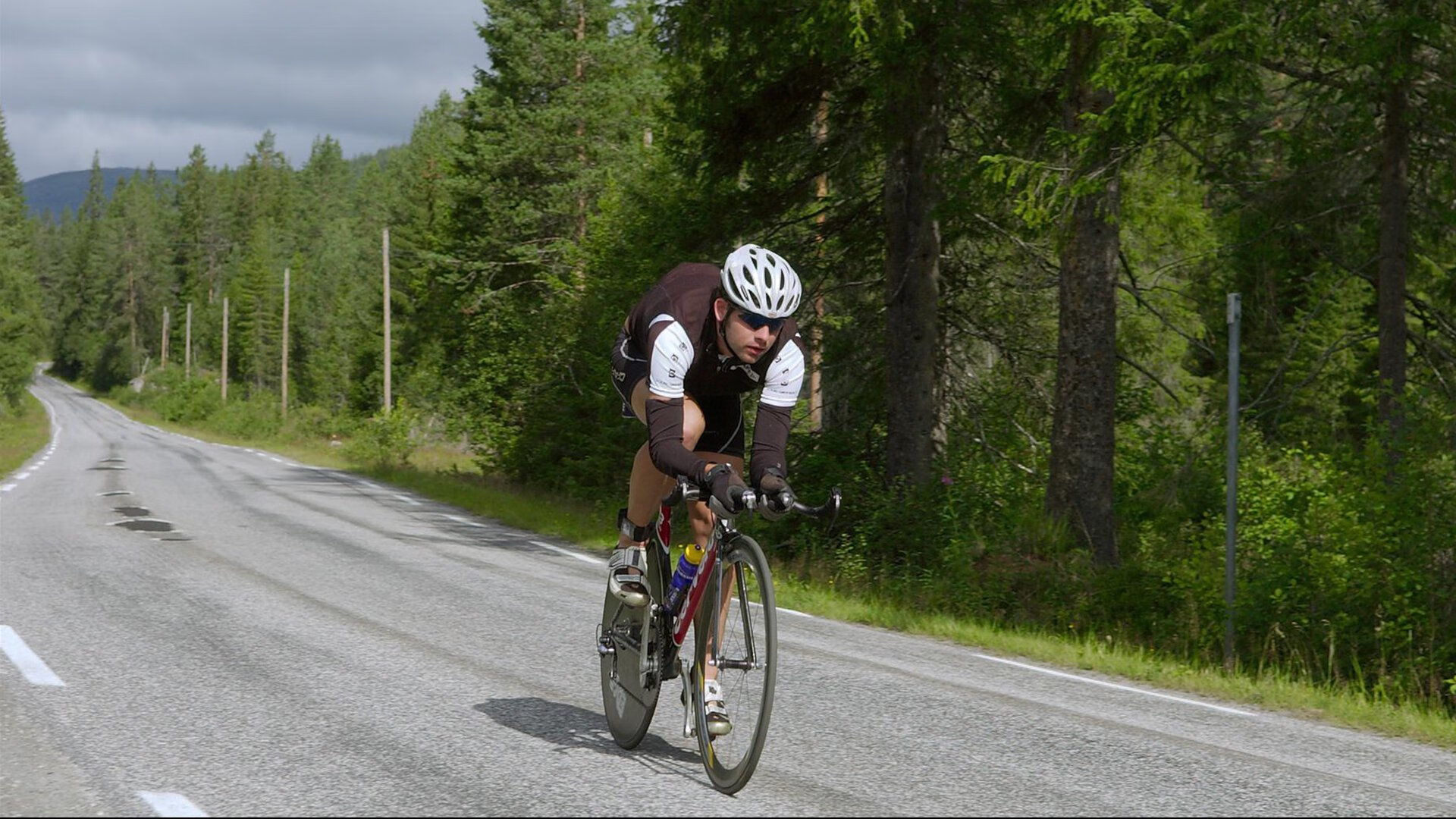 巴拉圭强压沙特，萨内稳定输出不掉线，南美足球韧性的胜利启示