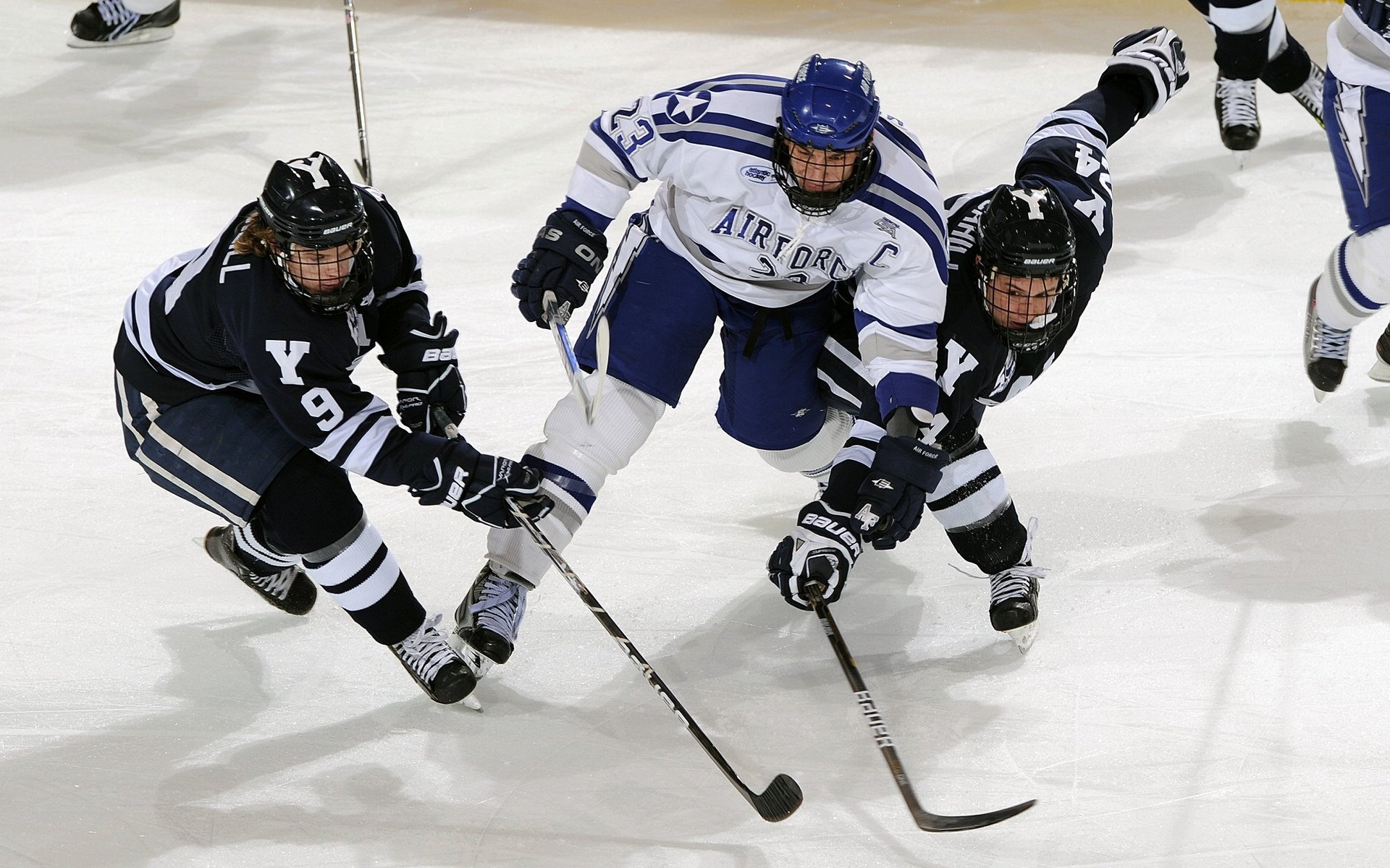 快船掀翻活塞,乔治在英超争冠接管比赛,体育跨界叙事中的英雄原型